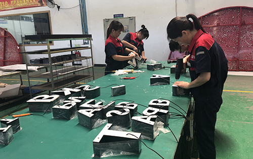 麻豆久久成人大片标识麻豆TV在线观看厂家告诉您如何安装LED麻豆TV在线观看会更安全 麻豆久久成人大片标识麻豆TV在线观看厂家告诉您如何安装LED麻豆TV在线观看会更安全