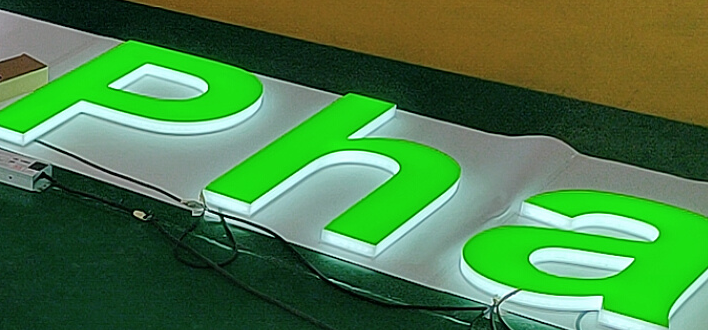 LED亚克力麻豆TV在线观看制作工艺的4个注意事项 LED亚克力麻豆TV在线观看制作工艺的4个注意事项