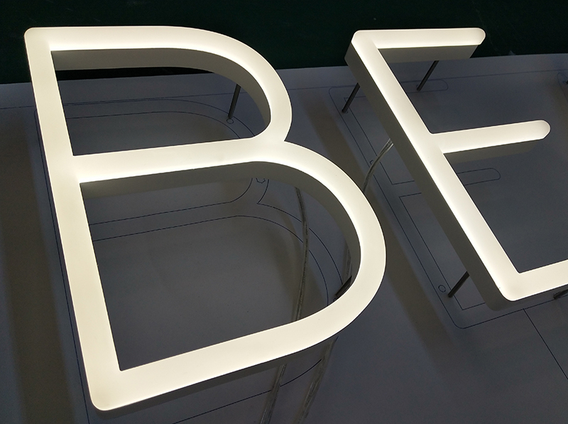 室内LED麻豆TV在线观看适合选用哪些材料制作？