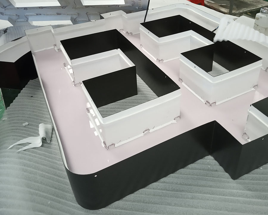 大型LED麻豆TV在线观看广告牌钢结构分析