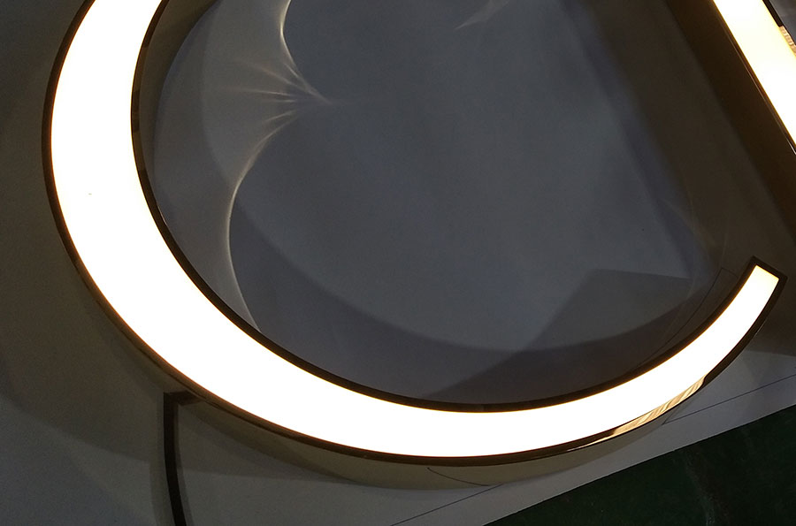 亚克力门头麻豆TV在线观看设计制作安装的5个注意事项