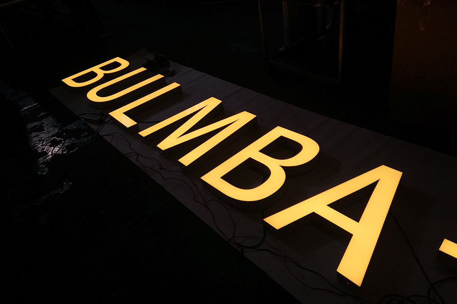 led麻豆TV在线观看与亚克力麻豆TV在线观看有什么区别？