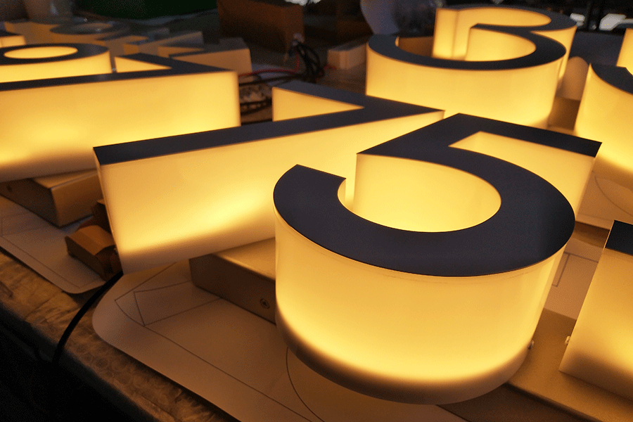 led亚克力字招牌怎么进行后期保养维护？