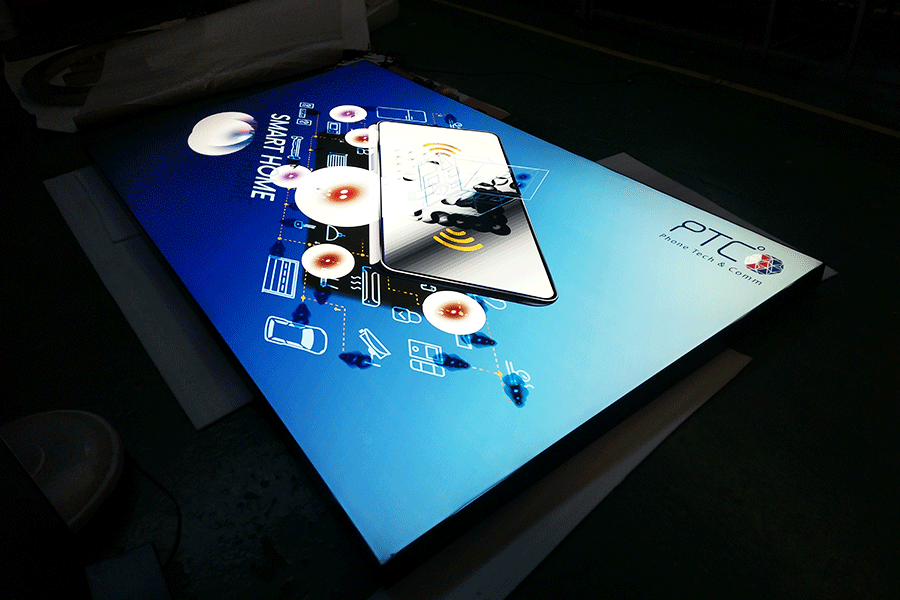 超薄灯箱与卡布灯箱相比较有哪些区别和优势？