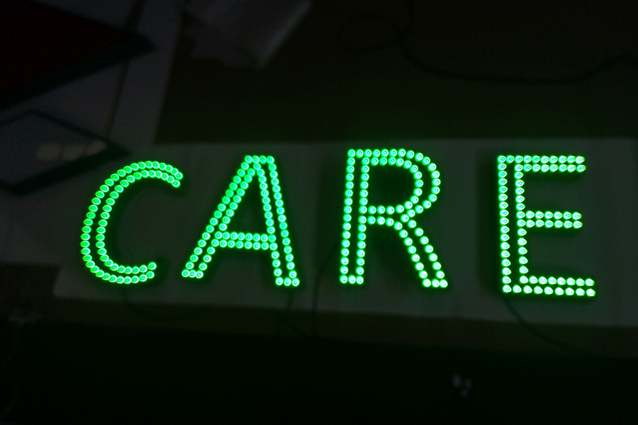 设计制作穿孔外露字的价格受哪些因素影响？