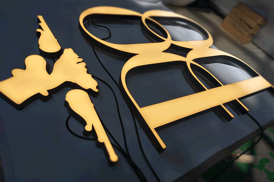 制作树脂字发光标识牌具备哪些特征？